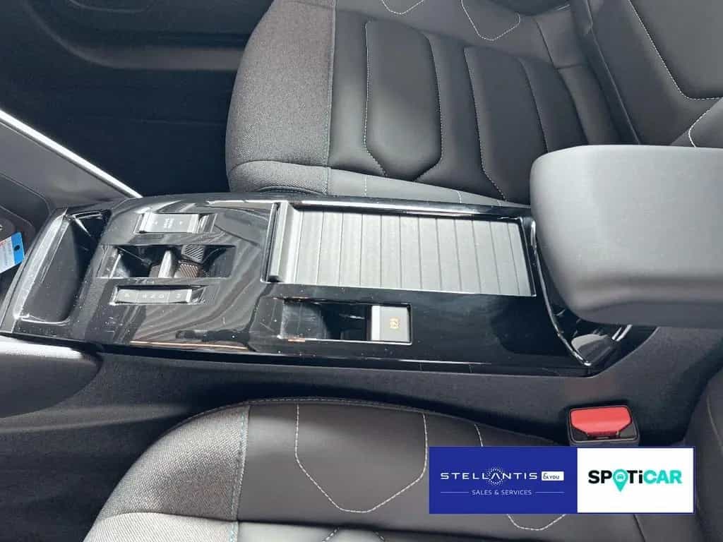 Citroën C4 1.2 PureTech 130 Max Aut. LED, HuD, KAMERA 12/2024-photo-7