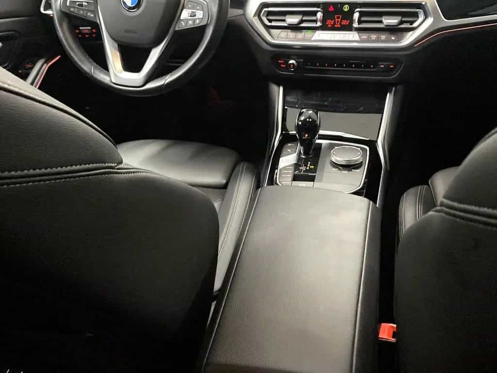 BMW 320 d xDrive Touring Sport Line AHK Kamera HiFi 10/2021-photo-13