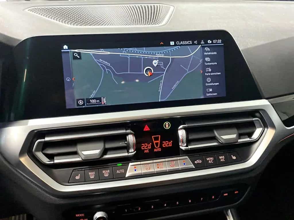 BMW 320 d xDrive Touring Sport Line AHK Kamera HiFi 10/2021-photo-14