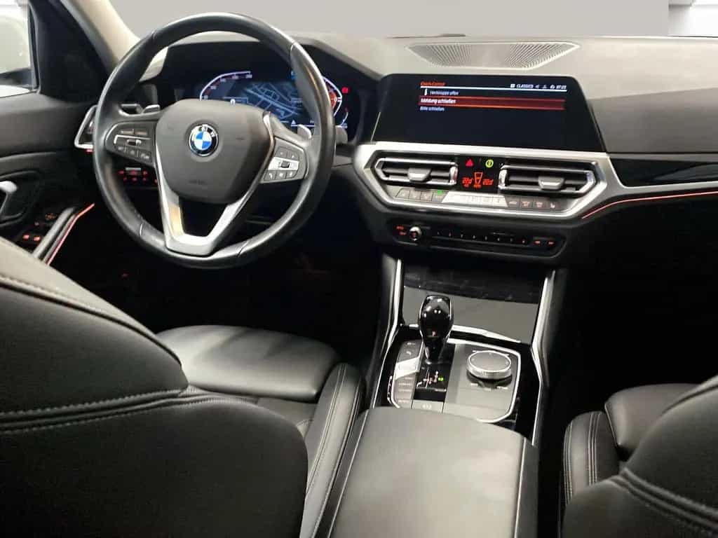 BMW 320 d xDrive Touring Sport Line AHK Kamera HiFi 10/2021-photo-6