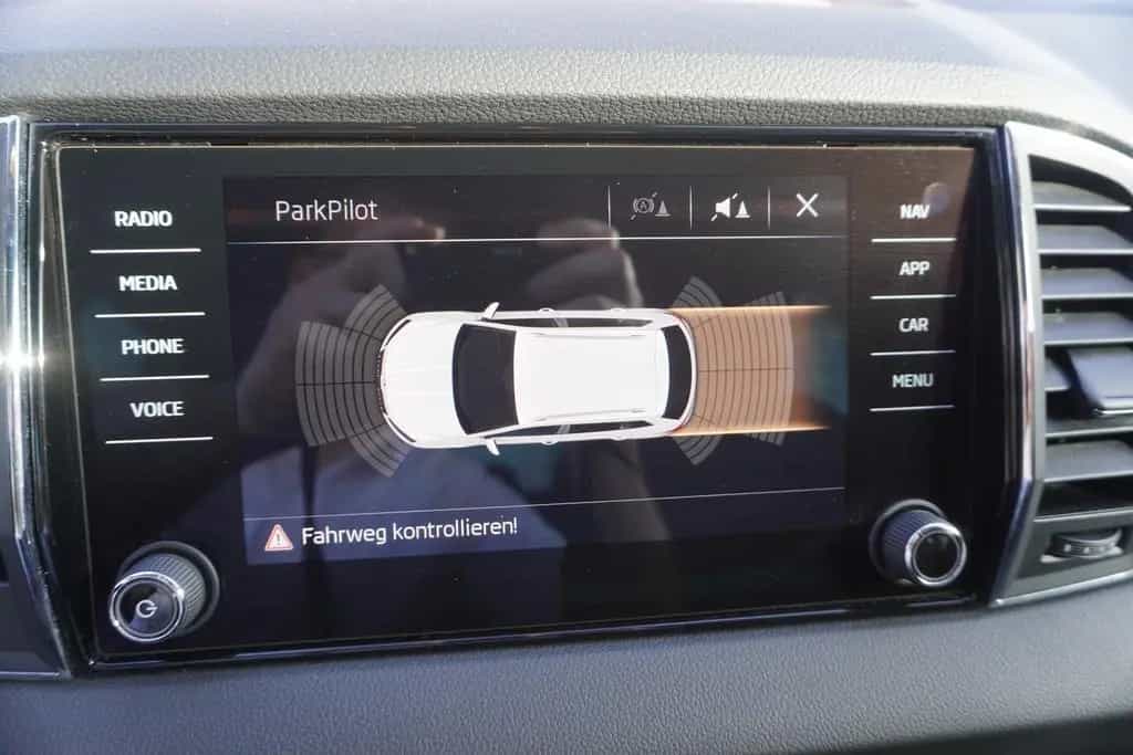 Skoda Karoq 1.5 16V TSI Style DSG LED Navi Sitzheizung 07/2018-photo-14