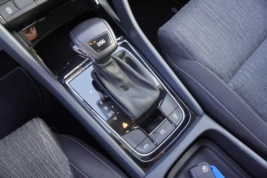Skoda Karoq 1.5 16V TSI Style DSG LED Navi Sitzheizung 07/2018-photo-19