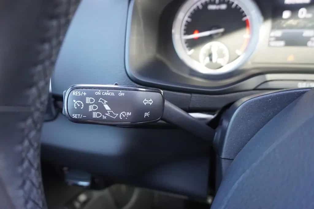 Skoda Karoq 1.5 16V TSI Style DSG LED Navi Sitzheizung 07/2018-photo-22