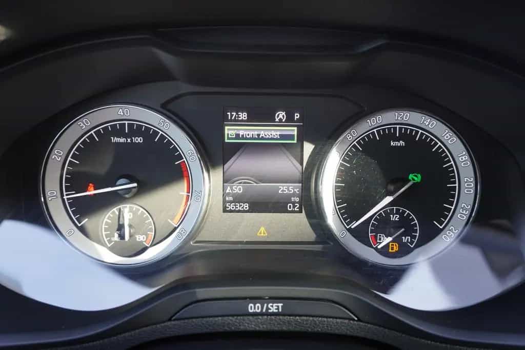 Skoda Karoq 1.5 16V TSI Style DSG LED Navi Sitzheizung 07/2018-photo-23