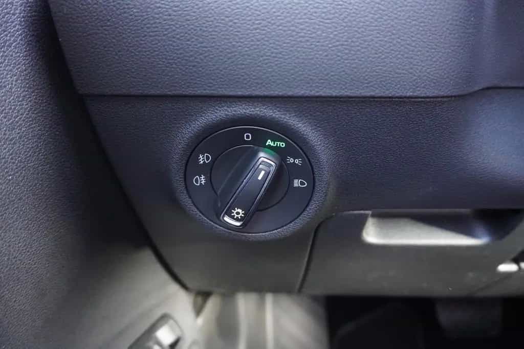Skoda Karoq 1.5 16V TSI Style DSG LED Navi Sitzheizung 07/2018-photo-24