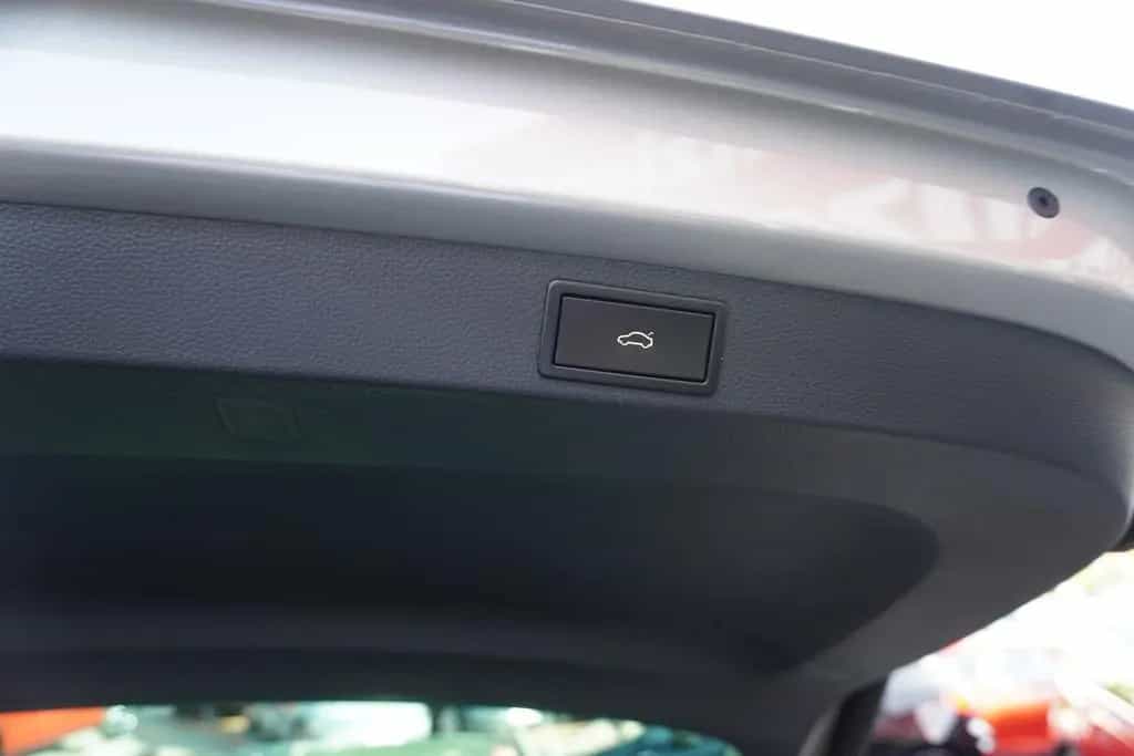Skoda Karoq 1.5 16V TSI Style DSG LED Navi Sitzheizung 07/2018-photo-30