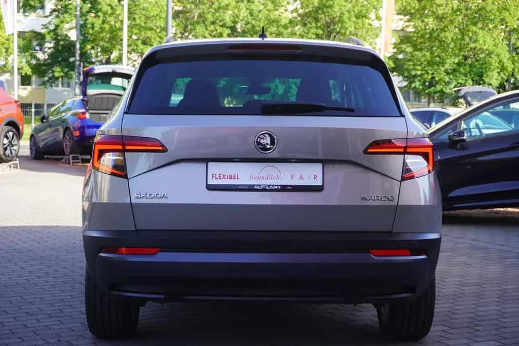 Skoda Karoq 1.5 16V TSI Style DSG LED Navi Sitzheizung 07/2018-photo-4