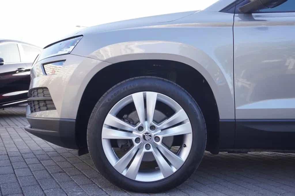 Skoda Karoq 1.5 16V TSI Style DSG LED Navi Sitzheizung 07/2018-photo-9