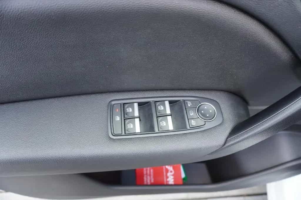 Renault Captur 1.3 TCE Edition One LED Navi Panorama DAB 08/2020-photo-11