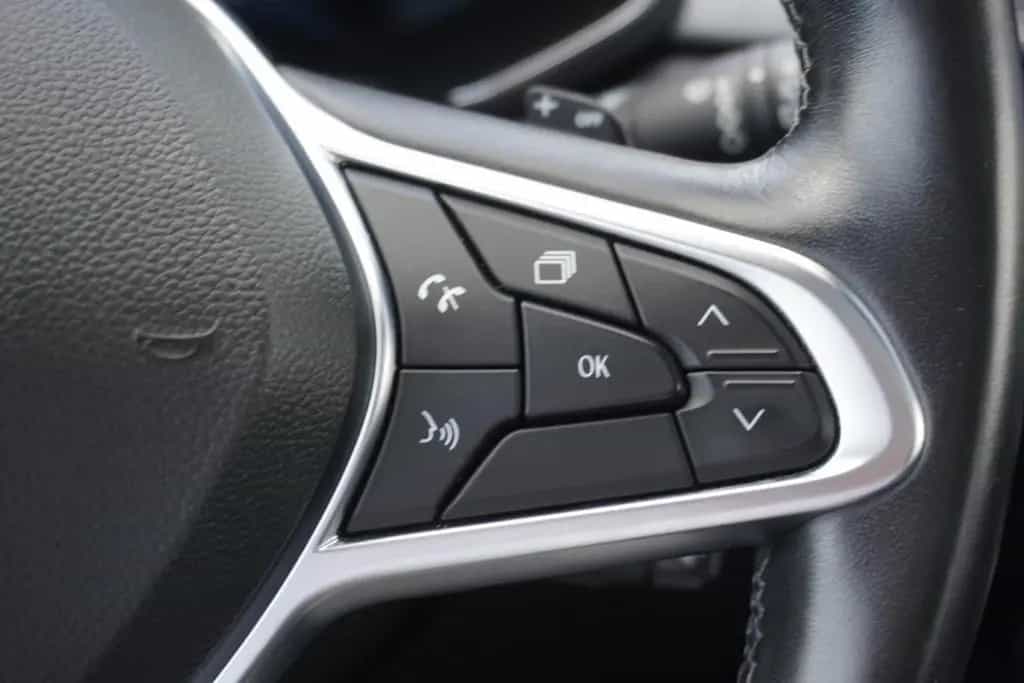 Renault Captur 1.3 TCE Edition One LED Navi Panorama DAB 08/2020-photo-16