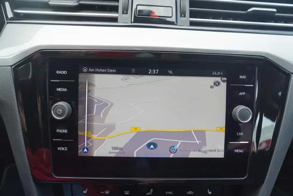 Volkswagen Passat Variant 1.5 TSI DSG LED Navi ACC Kamera 01/2021-photo-17