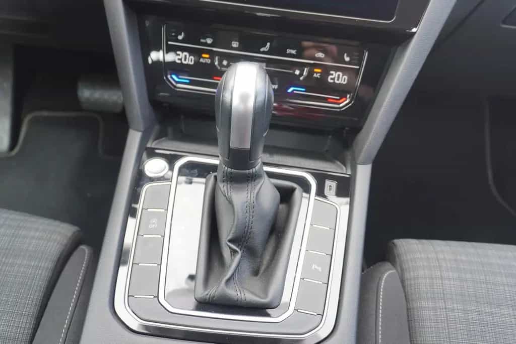 Volkswagen Passat Variant 1.5 TSI DSG LED Navi ACC Kamera 01/2021-photo-19