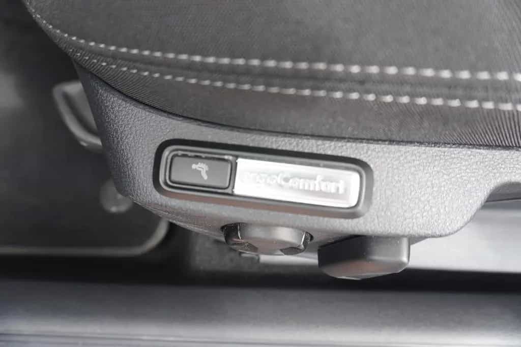 Volkswagen Passat Variant 1.5 TSI DSG LED Navi ACC Kamera 01/2021-photo-25