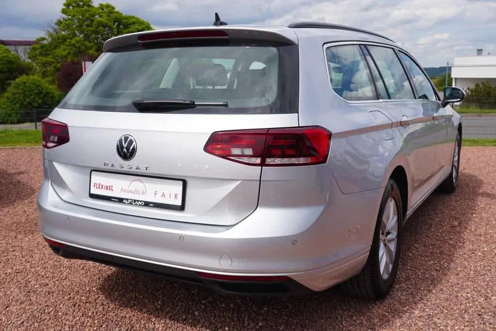 Volkswagen Passat Variant 1.5 TSI DSG LED Navi ACC Kamera 01/2021-photo-5