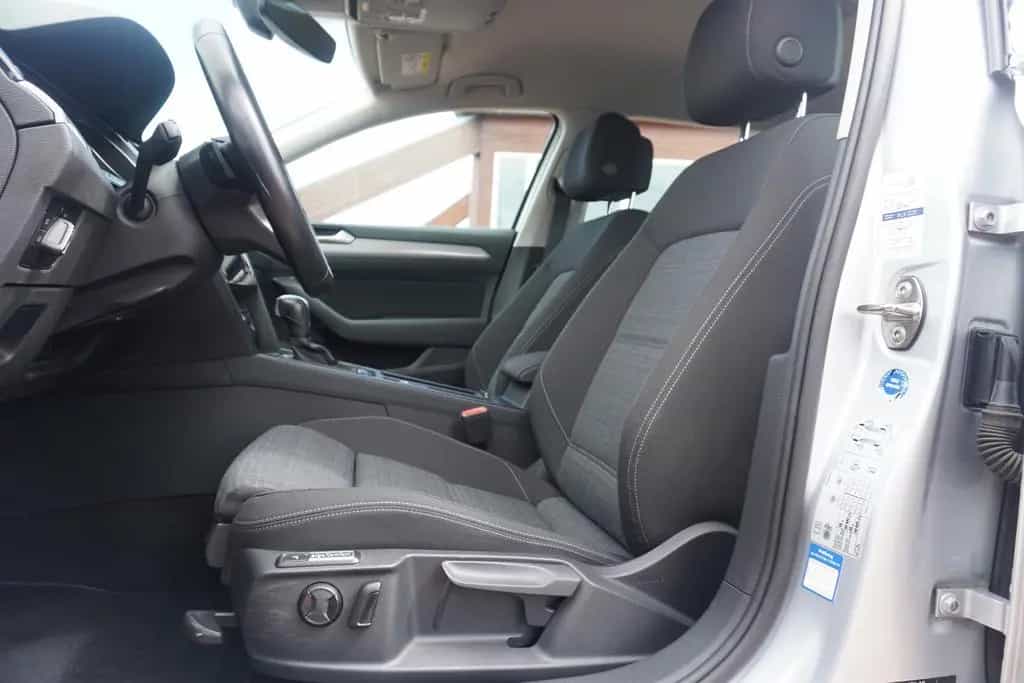 Volkswagen Passat Variant 1.5 TSI DSG LED Navi ACC Kamera 01/2021-photo-8
