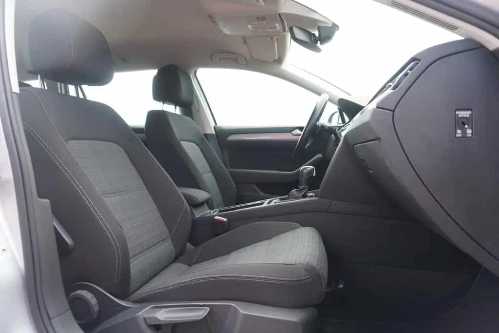 Volkswagen Passat Variant 1.5 TSI DSG LED Navi ACC Kamera 01/2021-photo-9