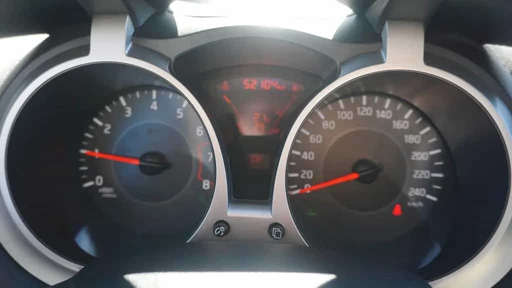 Nissan Juke 1.6 DIG-T N-Connecta 4x4 Xenon Navi Kamera 02/2018-photo-11