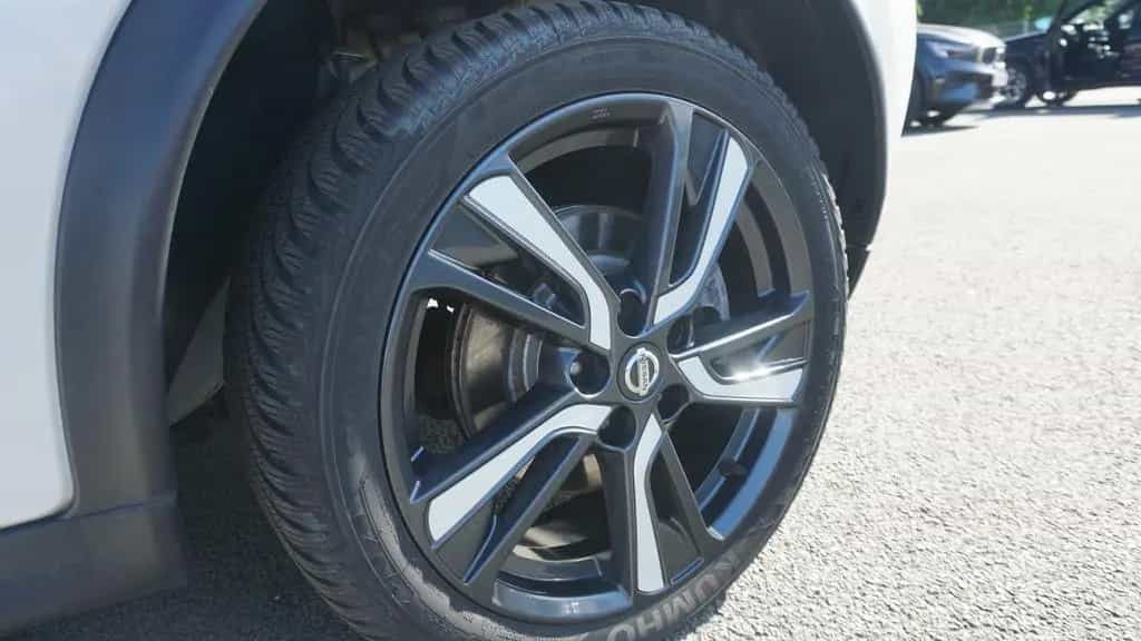 Nissan Juke 1.6 DIG-T N-Connecta 4x4 Xenon Navi Kamera 02/2018-photo-27