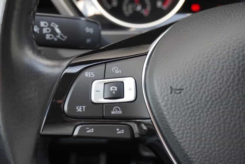 Volkswagen Touran 1.4 TSI Join Navi Kamera ACC LED DAB PDC 07/2018-photo-14