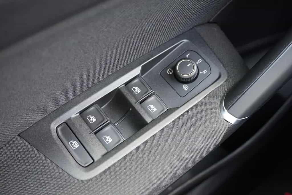 Volkswagen Touran 1.4 TSI Join Navi Kamera ACC LED DAB PDC 07/2018-photo-17