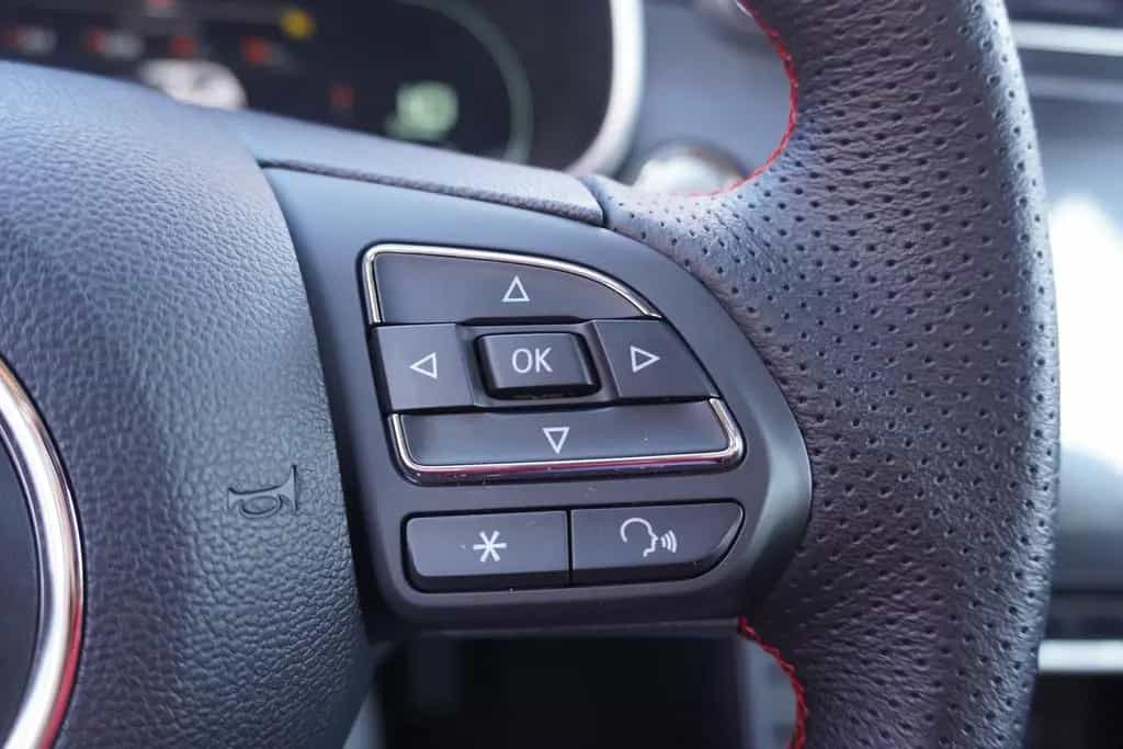 MG ZS 1.0 T-GDI Luxury Aut. LED Navi 360° Tempomat 12/2024-photo-26