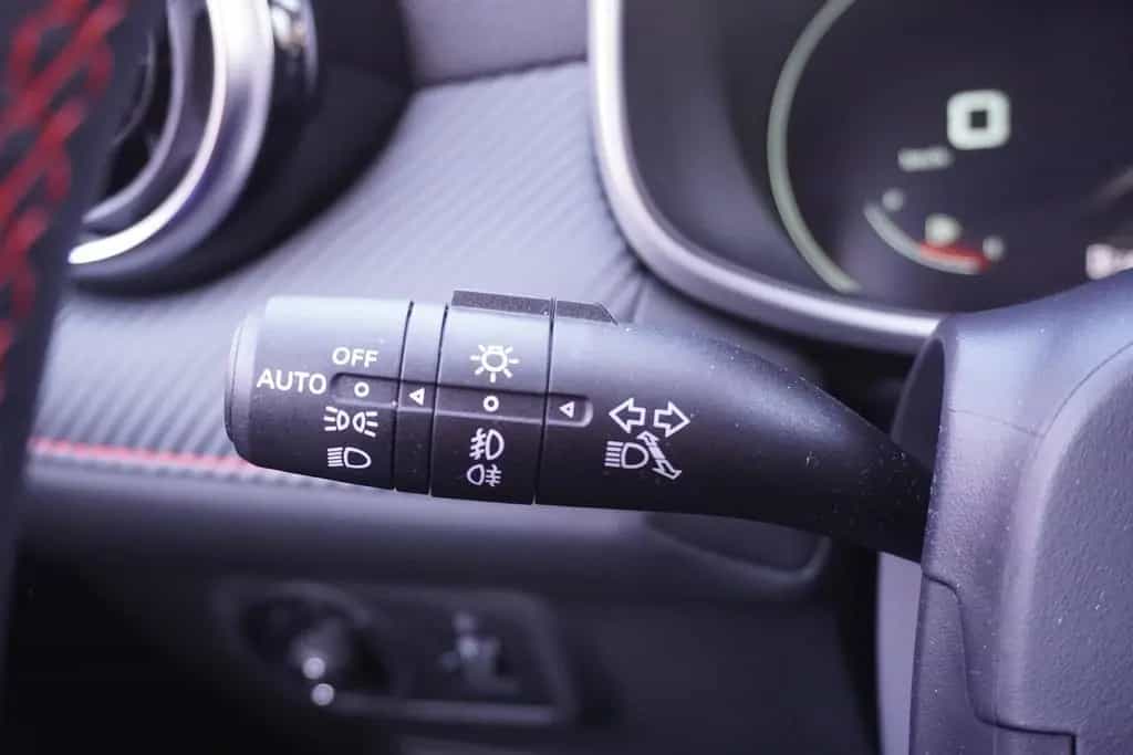 MG ZS 1.0 T-GDI Luxury Aut. LED Navi 360° Tempomat 12/2024-photo-27