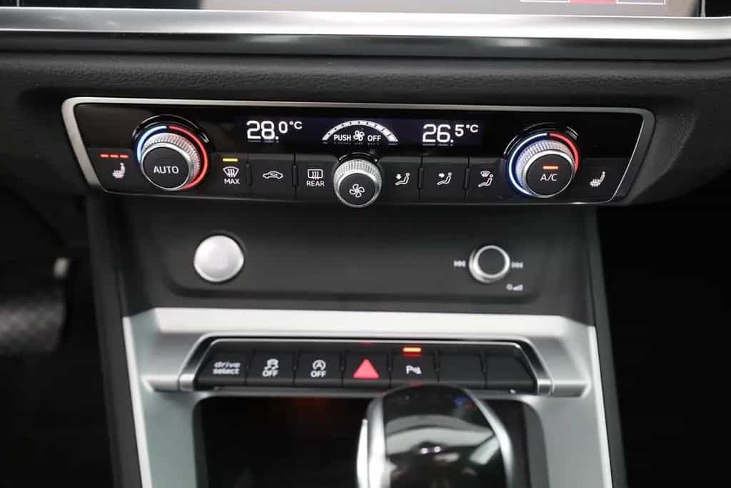 Audi Q3 Sportback 45 TFSI S-line quattro LED Navi ACC 12/2019-photo-11
