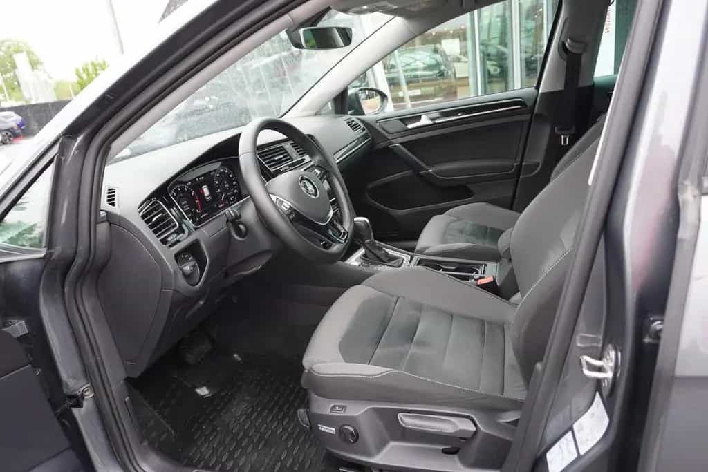 Volkswagen Golf VII 1.5 TSI Highline LED Navi AHK ACC PDC 09/2018-photo-10