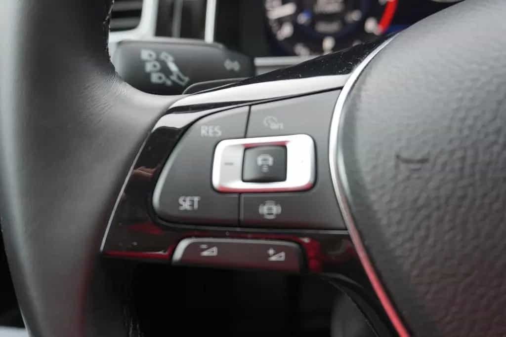 Volkswagen Golf VII 1.5 TSI Highline LED Navi AHK ACC PDC 09/2018-photo-18