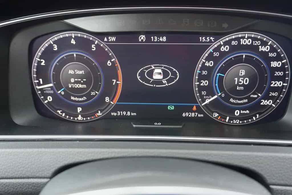 Volkswagen Golf VII 1.5 TSI Highline LED Navi AHK ACC PDC 09/2018-photo-20