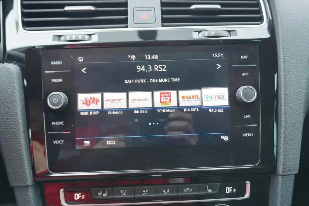 Volkswagen Golf VII 1.5 TSI Highline LED Navi AHK ACC PDC 09/2018-photo-21