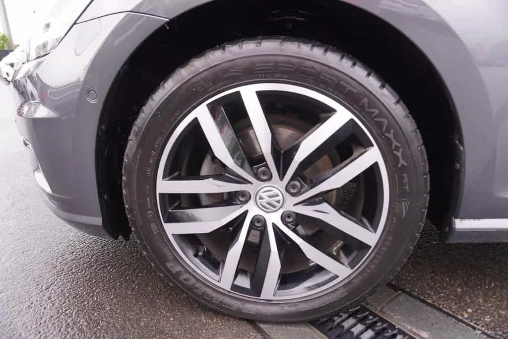 Volkswagen Golf VII 1.5 TSI Highline LED Navi AHK ACC PDC 09/2018-photo-35