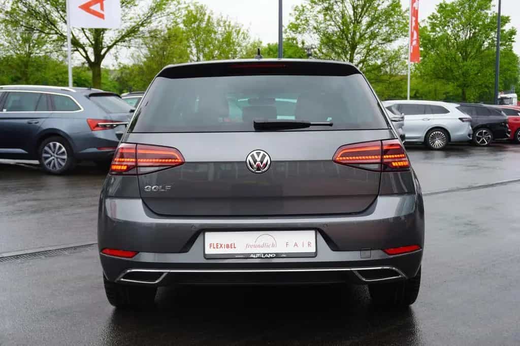 Volkswagen Golf VII 1.5 TSI Highline LED Navi AHK ACC PDC 09/2018-photo-6