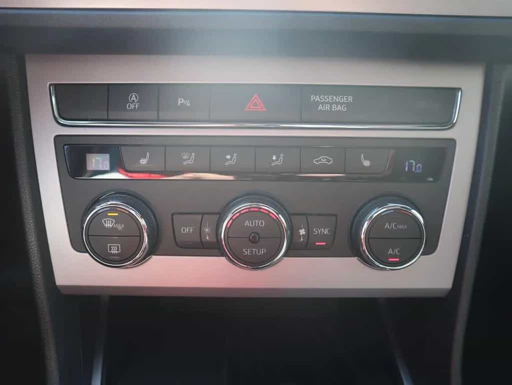 Seat Leon ST 1.5 TSI DSG Xcellence ACC AHK LED Navi 03/2020-photo-17