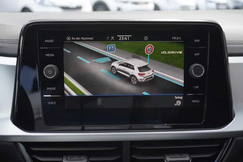 Volkswagen T-Roc 1.0 TSI LED Navi Tempomat 02/2023-photo-13