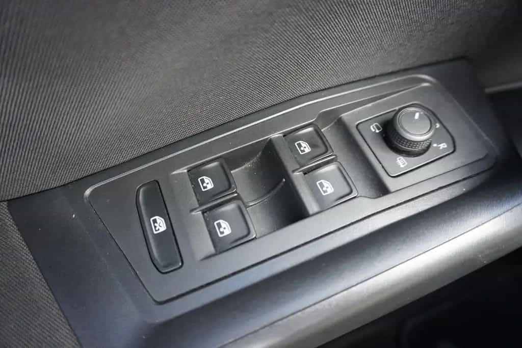 Volkswagen T-Roc 1.0 TSI LED Navi Tempomat 02/2023-photo-27