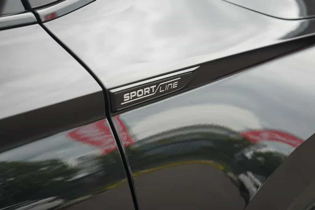 Skoda Karoq Sportline 2.0 TSI DSG 4x4 Matrix AHK Pano 04/2026-photo-22