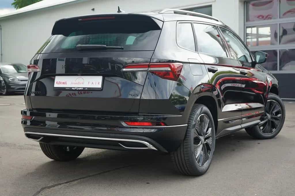 Skoda Karoq Sportline 2.0 TSI DSG 4x4 Matrix AHK Pano 04/2026-photo-23