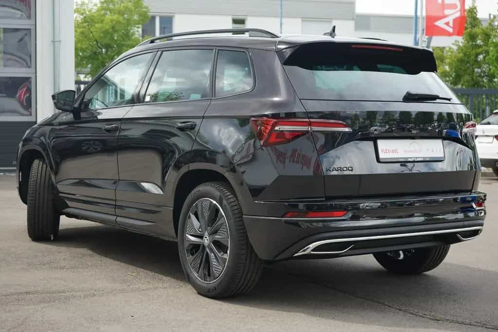 Skoda Karoq Sportline 2.0 TSI DSG 4x4 Matrix AHK Pano 04/2026-photo-24