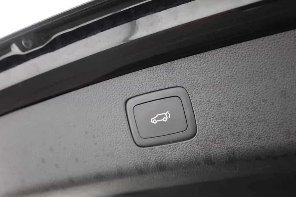 MG HS 1.5 T-GDI Luxury Aut. LED ACC Navi 360° Pano 03/2024-photo-24