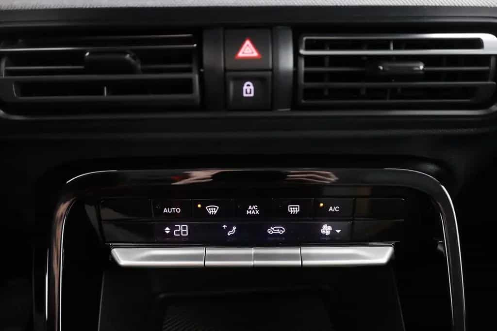 Citroën C3 Aircross 1.2 PureTech 100 LED Kamera Tempomat 08/2025-photo-11