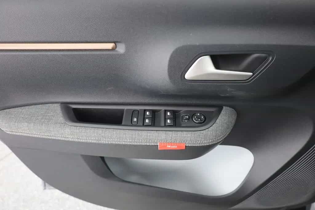 Citroën C3 Aircross 1.2 PureTech 100 LED Kamera Tempomat 08/2025-photo-20