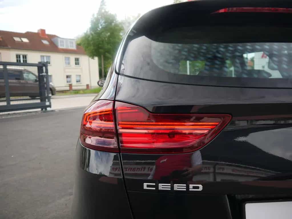 Kia cee'd Sportswagon Ceed SW 1.5 T-GDI JBL Sound Edition LED Navi PDC 08/2022-photo-39