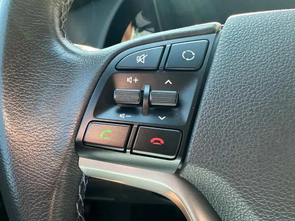 Hyundai TUCSON Intro Edition 4WD AHK Kamera Automatik 01/2016-photo-36