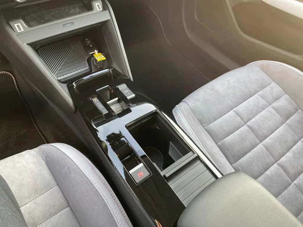 Citroën C4 PureTech 130 *Automatik* MAX *beh. Frontsch* 10/2025-photo-23