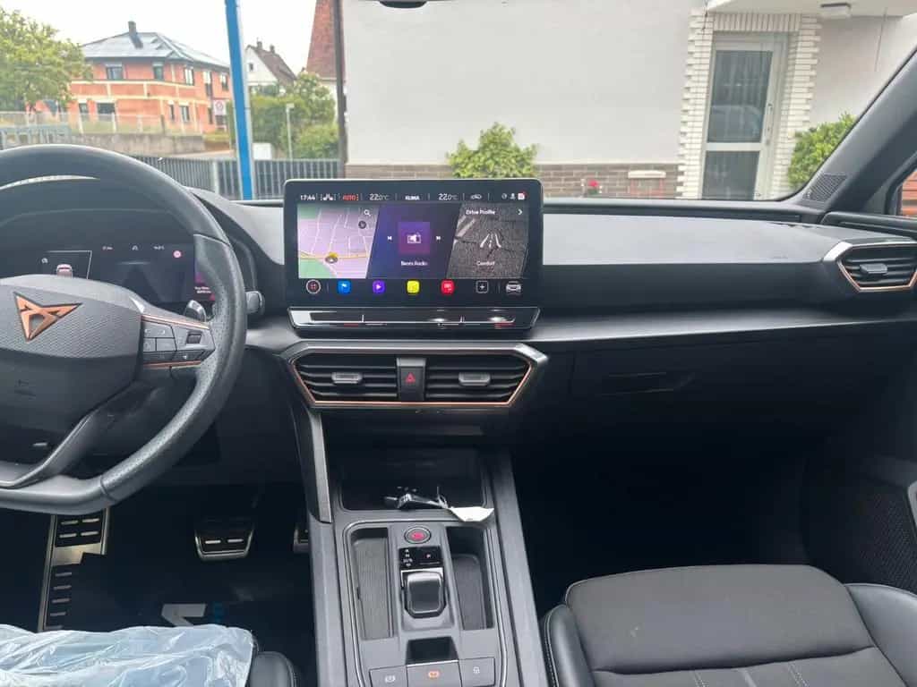 Cupra Leon SP VZ*DSG*KAMERA*CARPLAY*MEMORY*BEATS 01/2024-photo-32