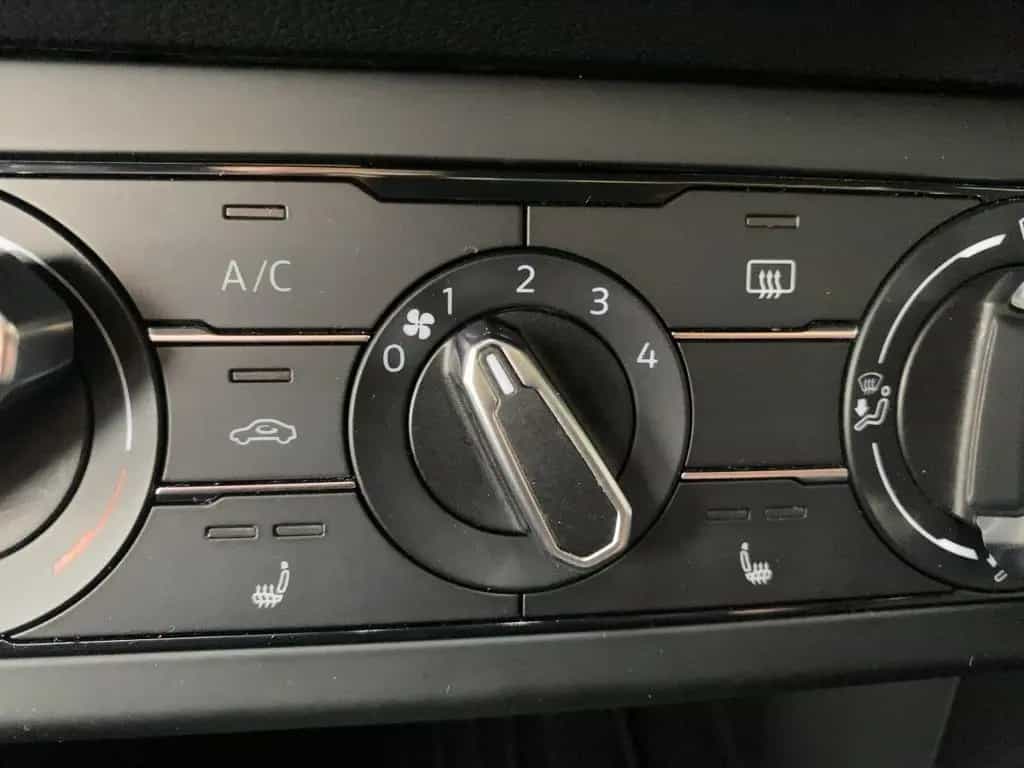 Volkswagen Taigo R-Line *DSG*LED*SHZ*Apple*Allwetter*PDC*DA 03/2025-photo-15