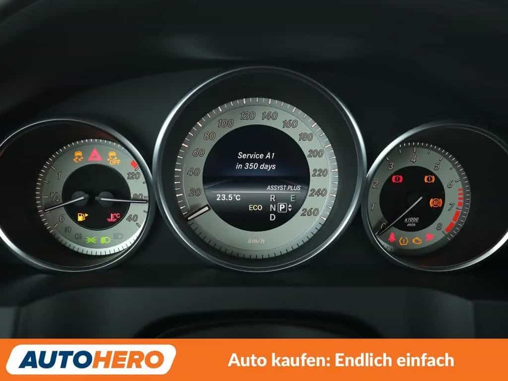 Mercedes-Benz E 200 CGI Aut.*NAVI*LED*TEMPO*PDC*SHZ* 04/2016-photo-19