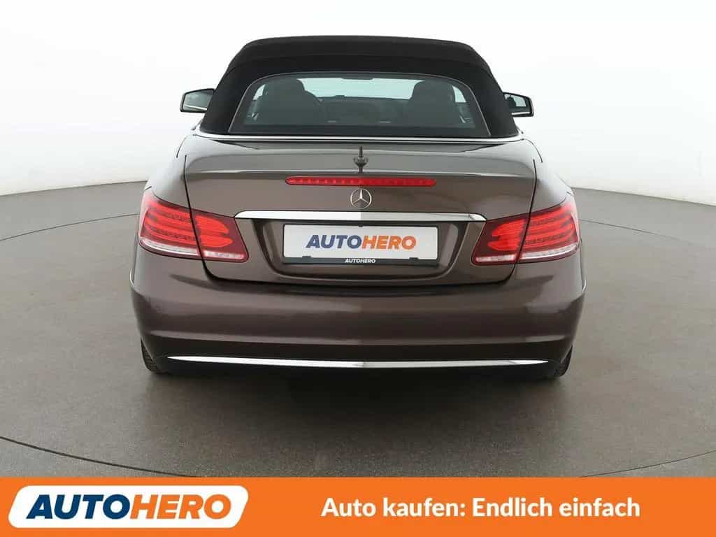 Mercedes-Benz E 200 CGI Aut.*NAVI*LED*TEMPO*PDC*SHZ* 04/2016-photo-4