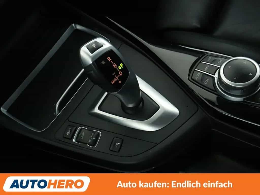 BMW 118 i Sport Line Aut.*NAVI*PDC*SHZ*TEMPO*ALU* 12/2018-photo-23